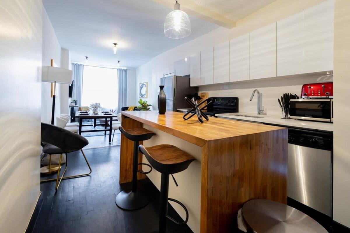 Apartment E10-1 Designer East Village Townhouse 1br *