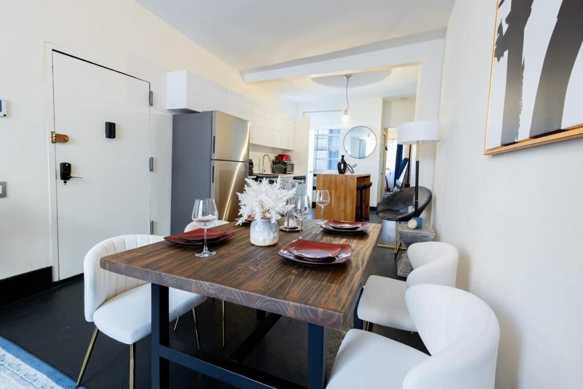 E10-1 Designer East Village Townhouse 1br Apartment New York
