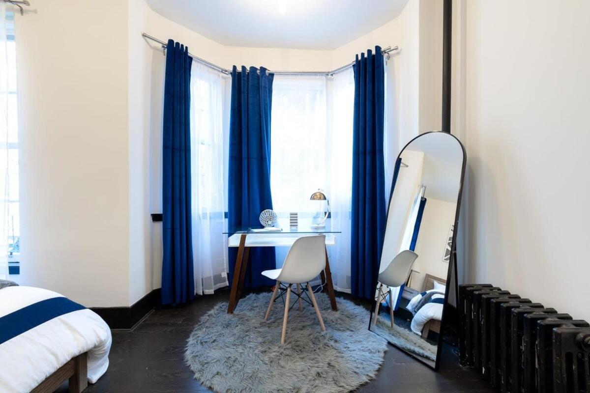 Apartment E10-1 Designer East Village Townhouse 1br New York