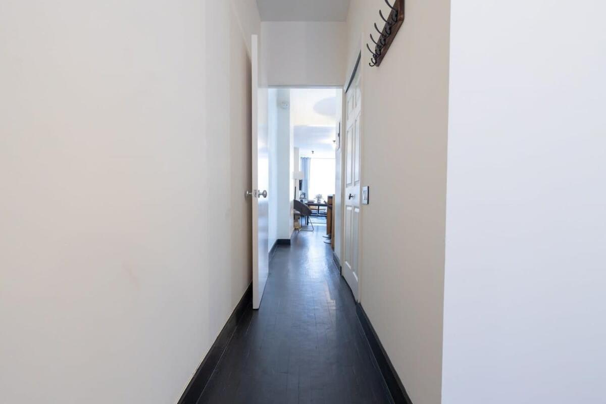 Apartment E10-1 Designer East Village Townhouse 1br