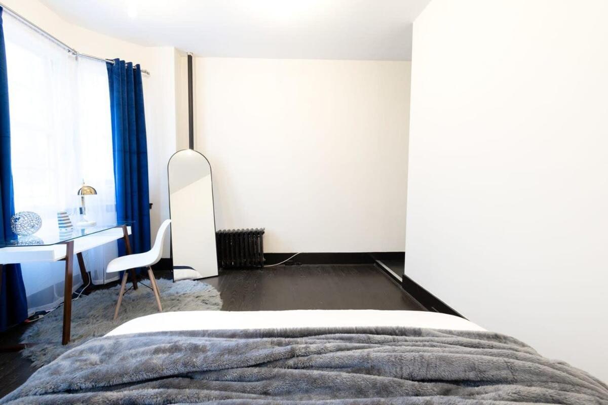 E10-1 Designer East Village Townhouse 1br * New York