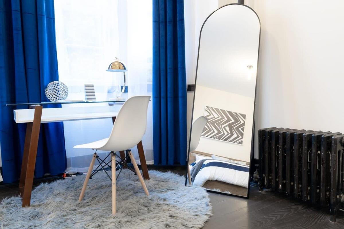 E10-1 Designer East Village Townhouse 1br Apartment New York
