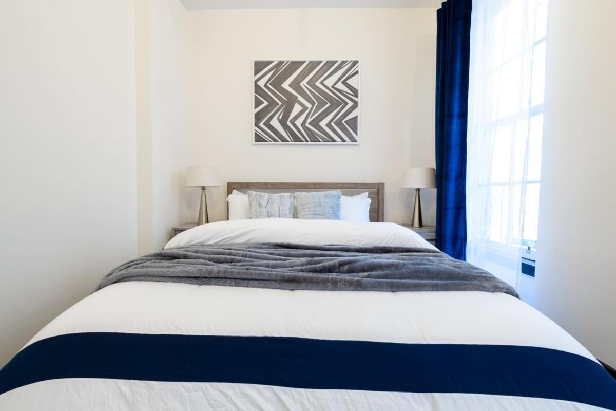 E10-1 Designer East Village Townhouse 1br New York