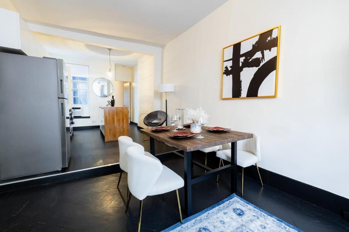 Apartment E10-1 Designer East Village Townhouse 1br *