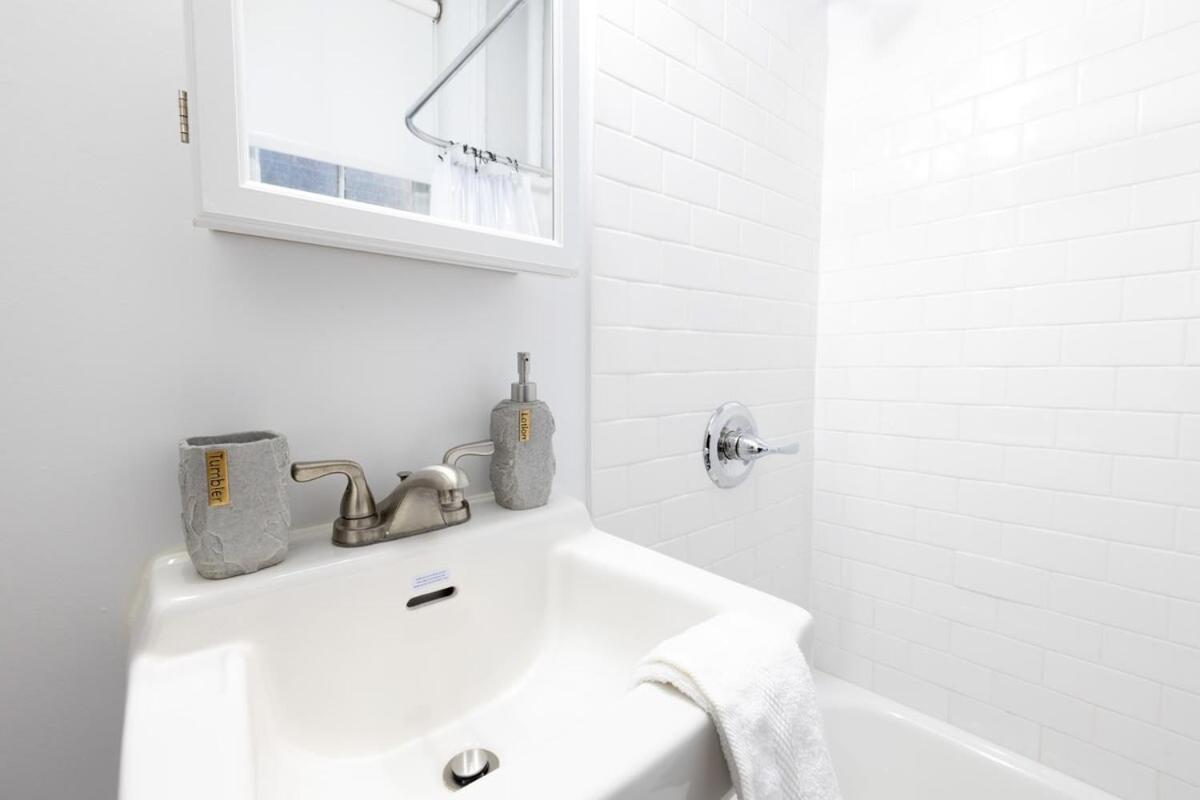 Apartment E10-1 Designer East Village Townhouse 1br New York
