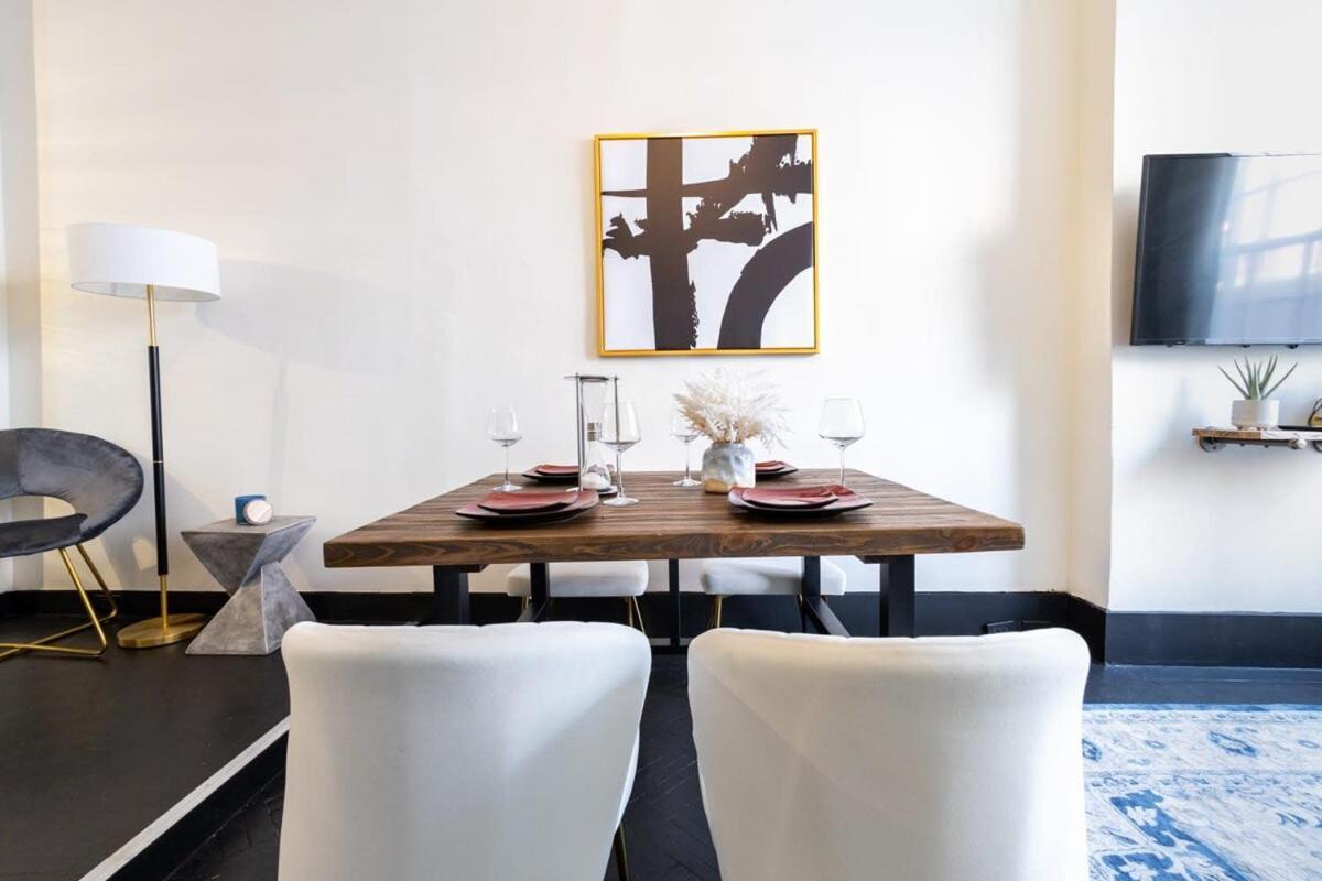 Apartment E10-1 Designer East Village Townhouse 1br