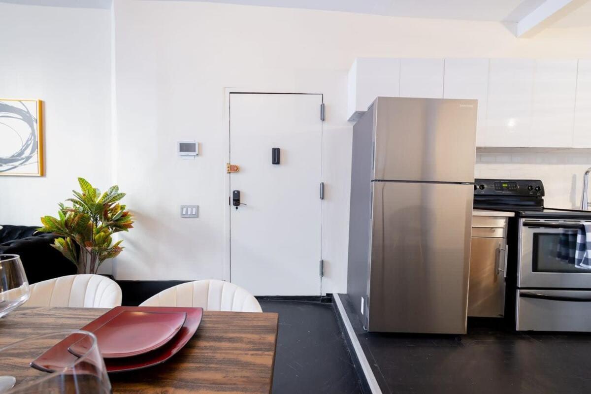 Apartment E10-1 Designer East Village Townhouse 1br *
