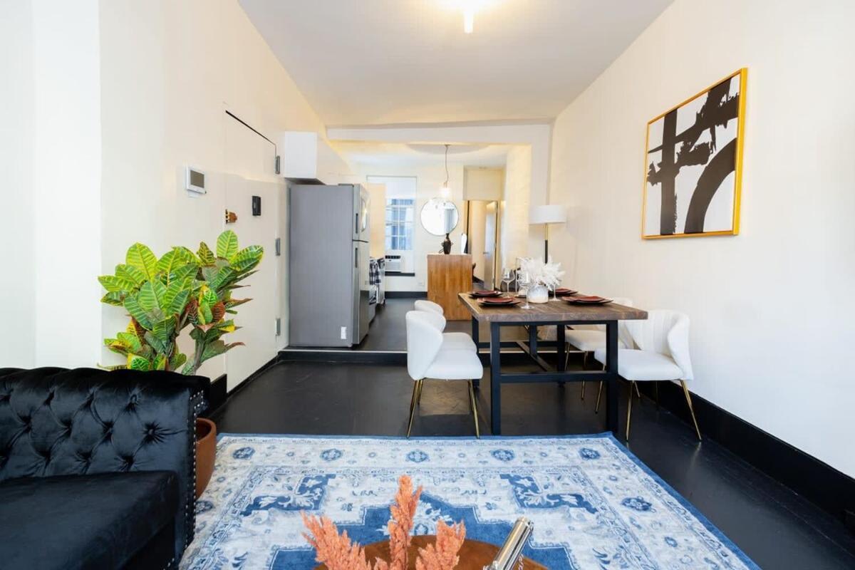 E10-1 Designer East Village Townhouse 1br * New York