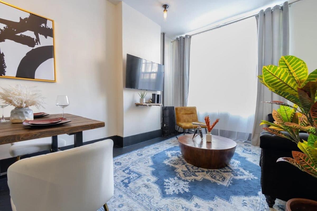 Apartment E10-1 Designer East Village Townhouse 1br *